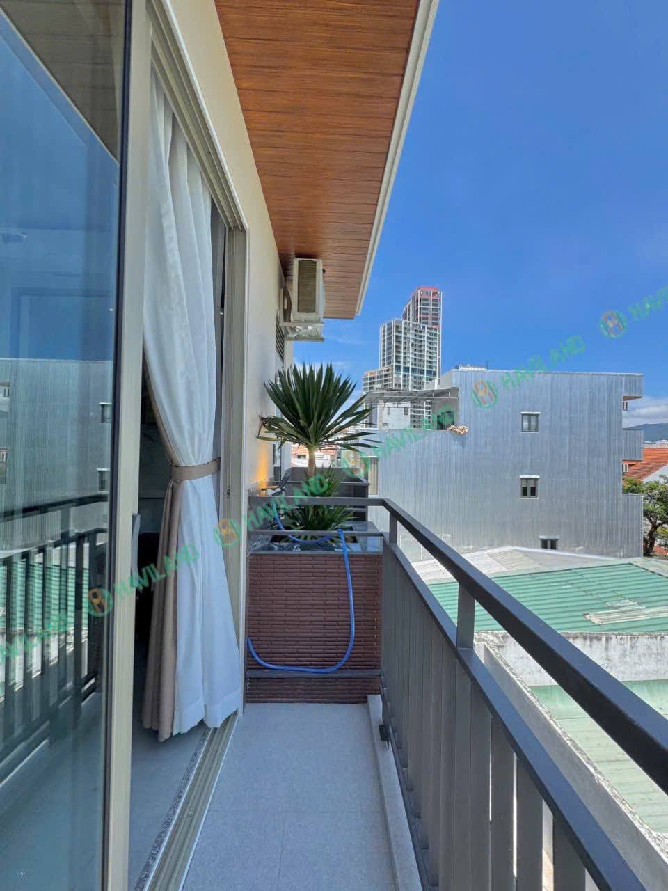Brand-New Luxury 1-Bedroom Apartment in My An photo 1 of 8