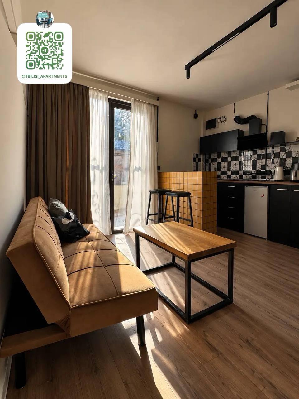 1-Bedroom Apartment in Mtatsminda photo 3 of 8