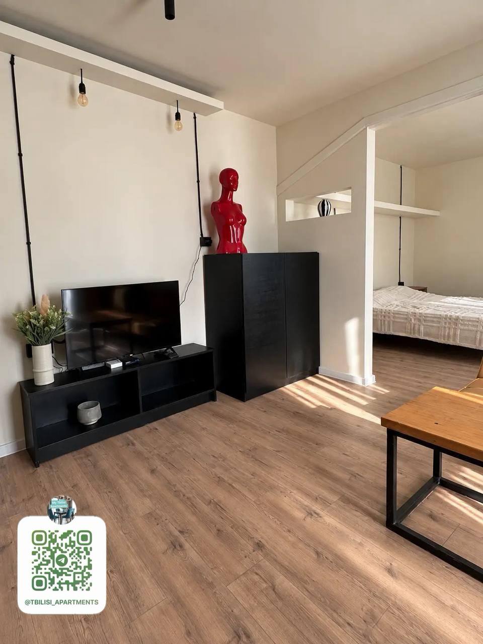 1-Bedroom Apartment in Mtatsminda photo 5 of 8