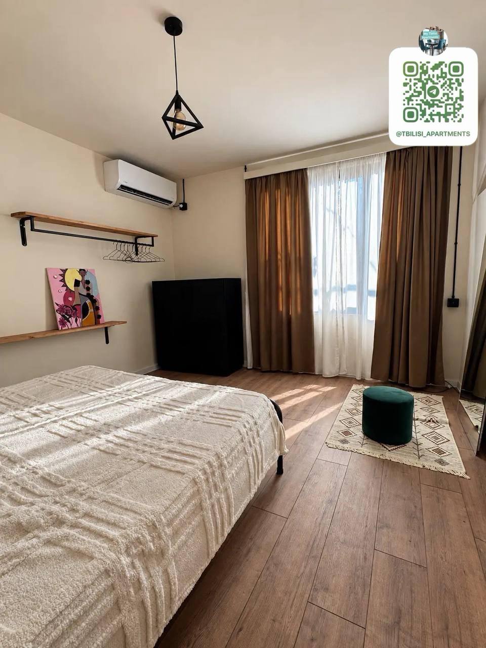 1-Bedroom Apartment in Mtatsminda photo 6 of 8