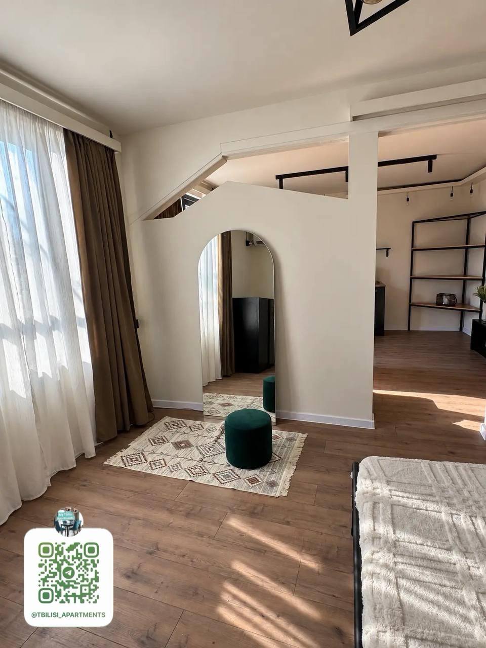 1-Bedroom Apartment in Mtatsminda photo 8 of 8