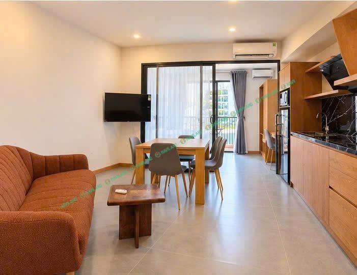 Bright 1-Bedroom Apartment with Large Balcony photo 2 of 6