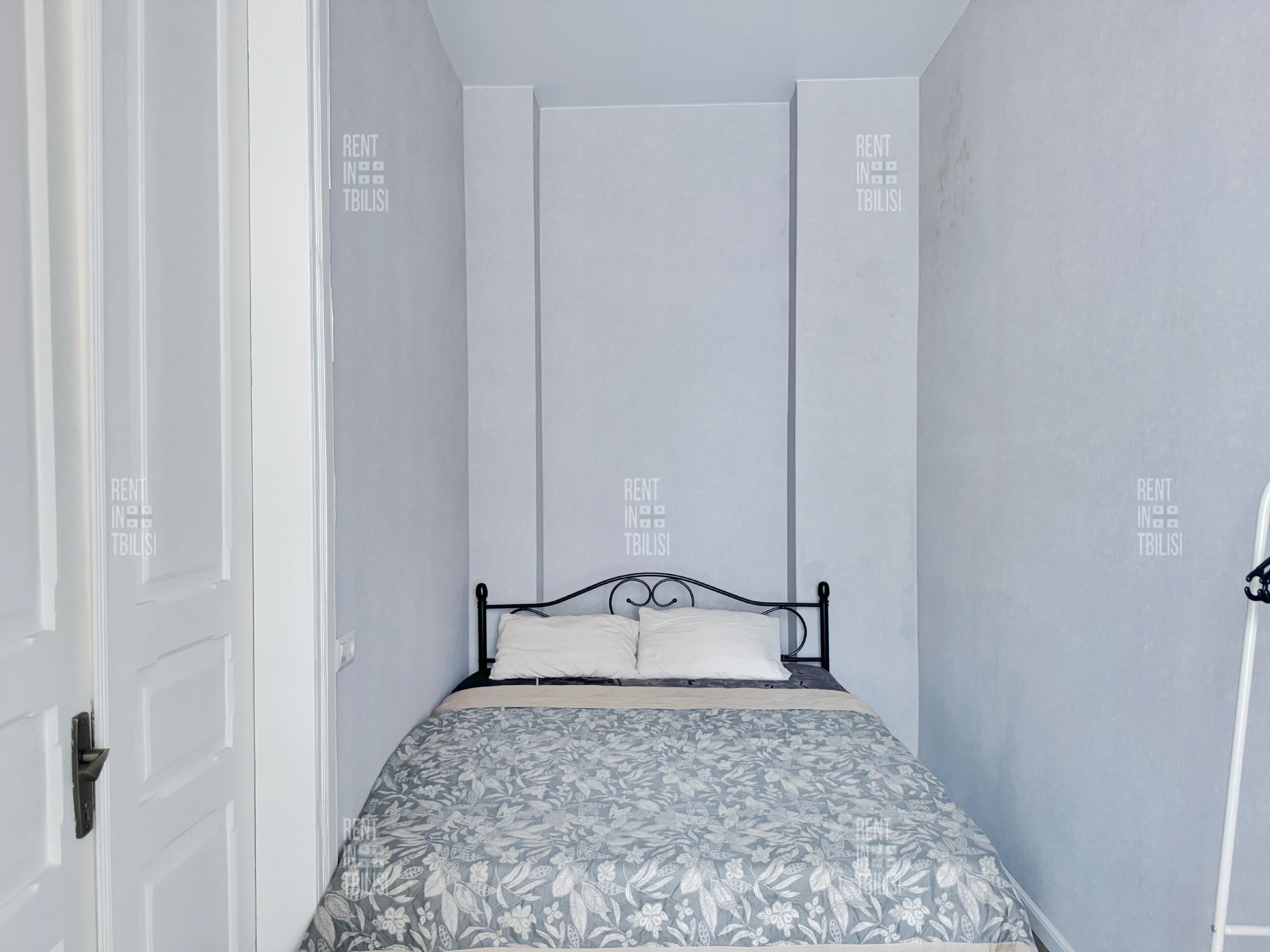 Newly Renovated 2-Bedroom Apartment Near Liberty Square photo 8 of 8