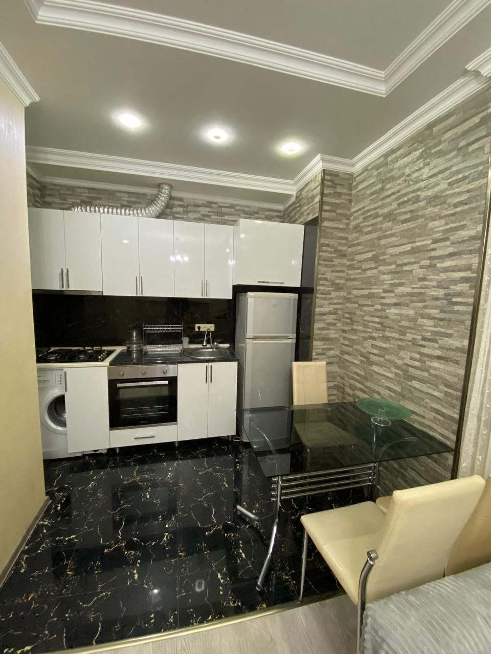 Cozy 1-Bedroom Apartment Near the Sea photo 3 of 6