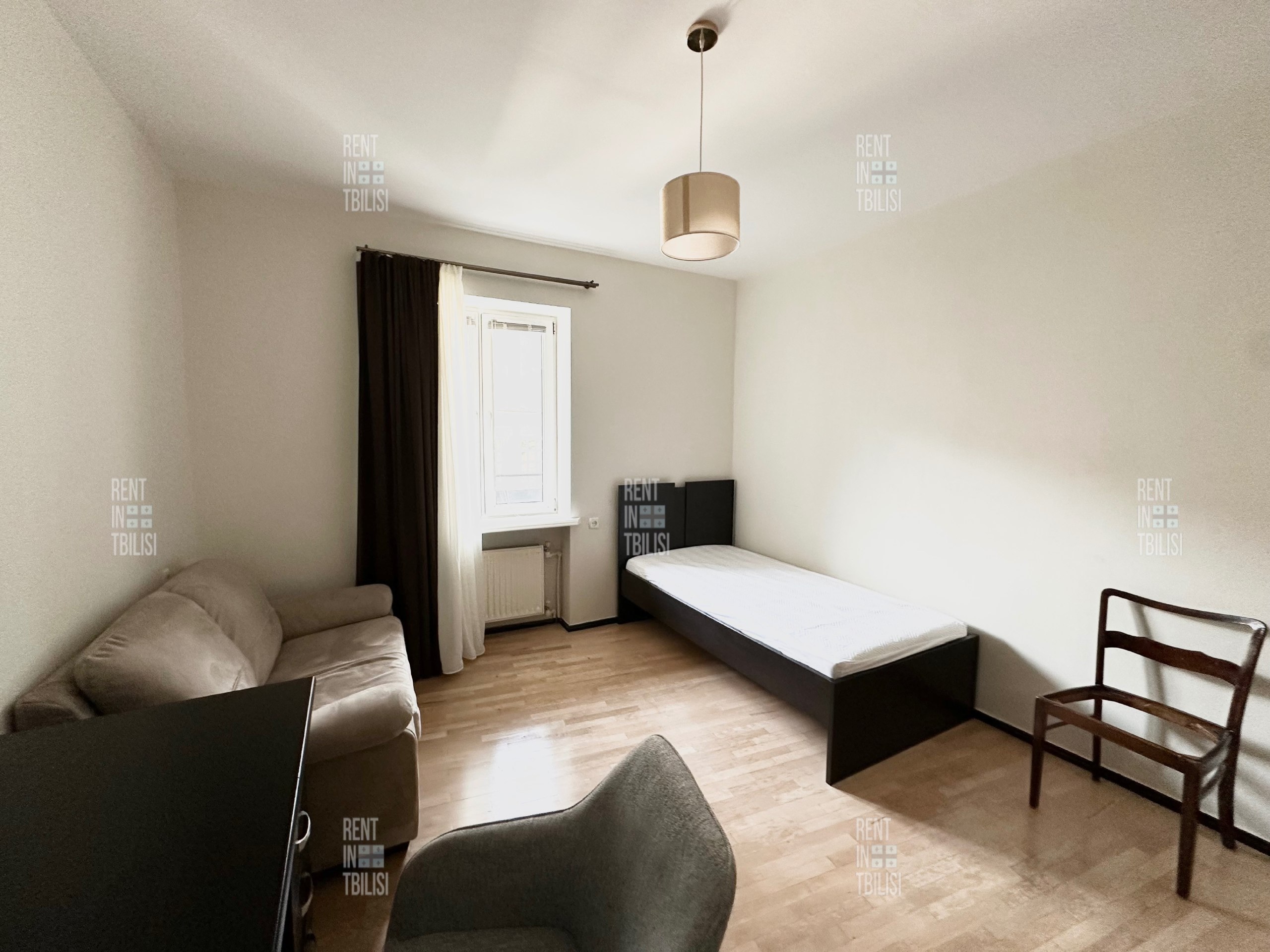 Renovated 2-Bedroom Apartment Near Liberty Square photo 4 of 8