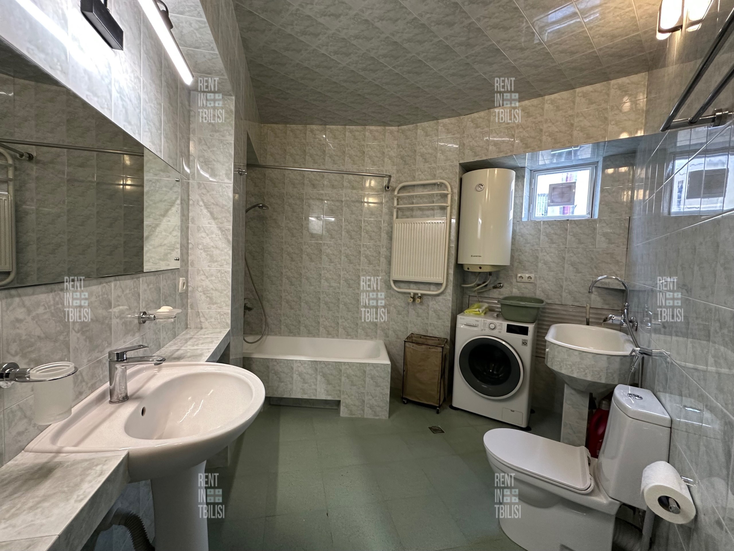 Renovated 2-Bedroom Apartment Near Liberty Square photo 8 of 8
