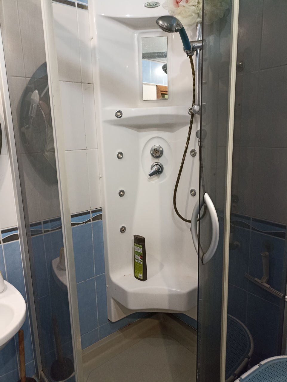 One-Bedroom Apartment in Central Chisinau photo 8 of 8