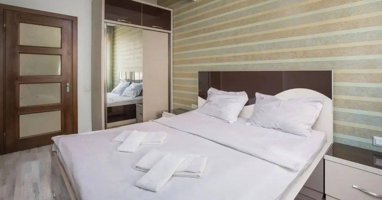 Furnished 3-Room Apartment in Kentron photo 6 of 8