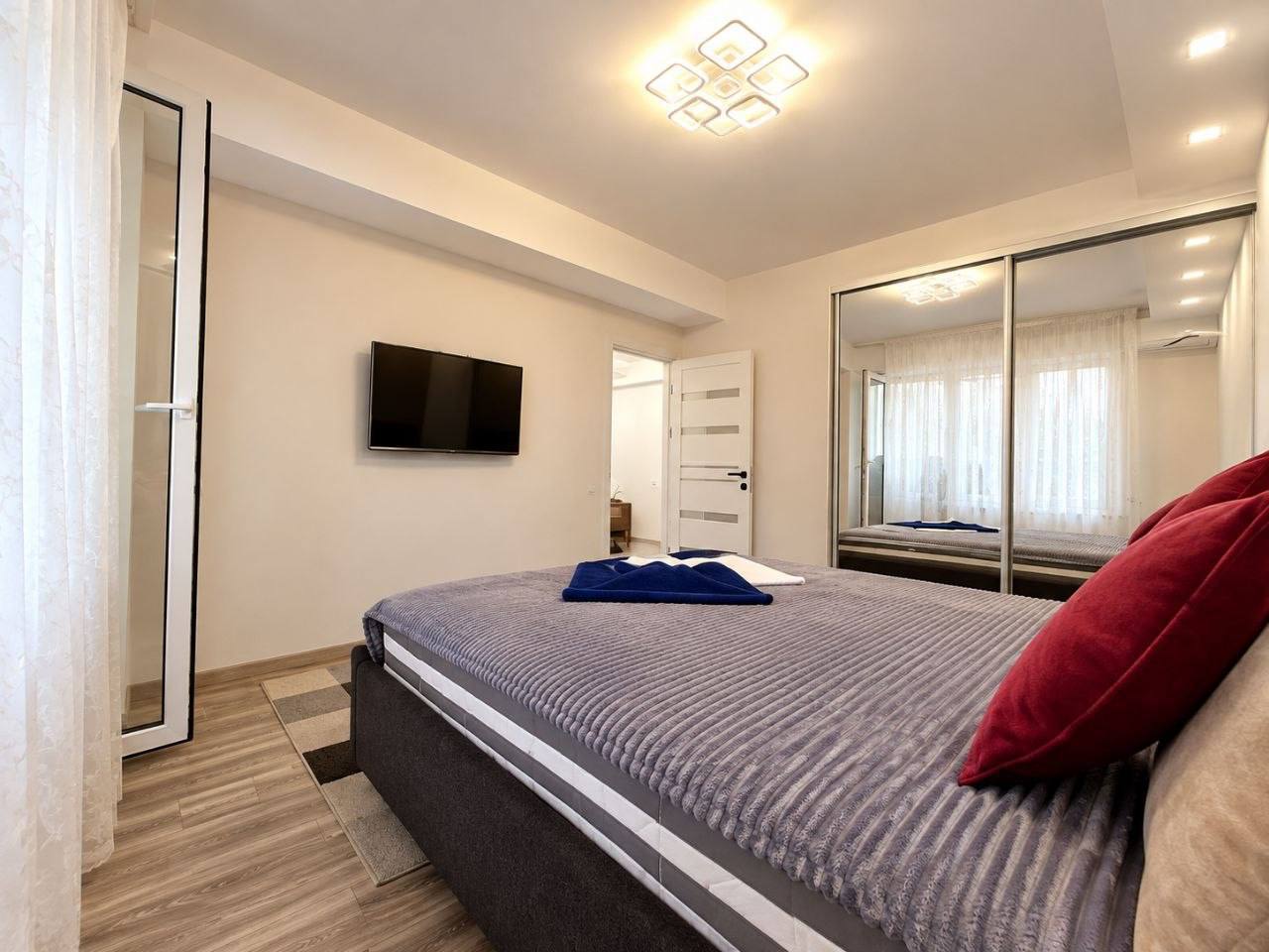 One-Bedroom Apartment with Living Room in Telecentre photo 2 of 8
