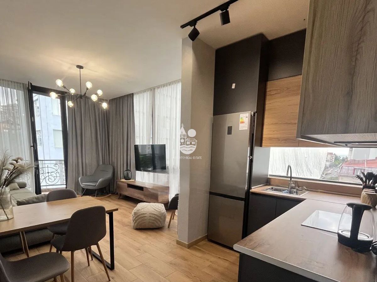 1-Bedroom Apartment on Griboedova Street photo 2 of 6
