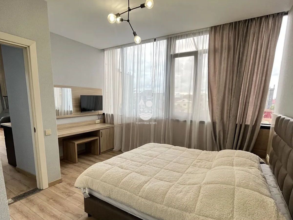 1-Bedroom Apartment on Griboedova Street photo 4 of 6