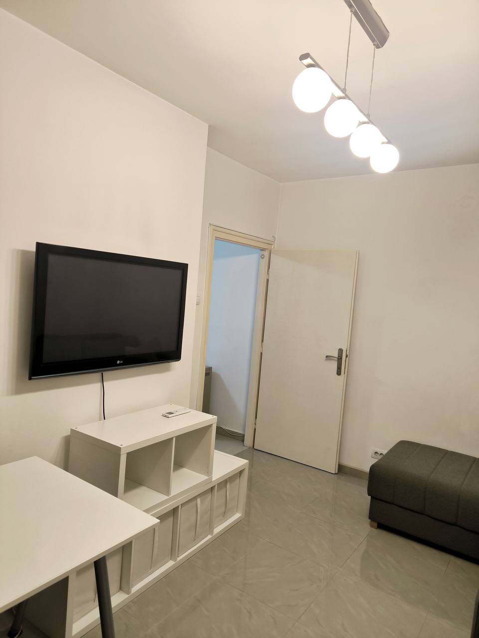 One-Bedroom Apartment in Zemun photo 2 of 5