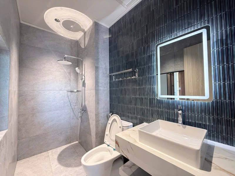 Brand-New Luxury 1BR Apartment near My An photo 8 of 8