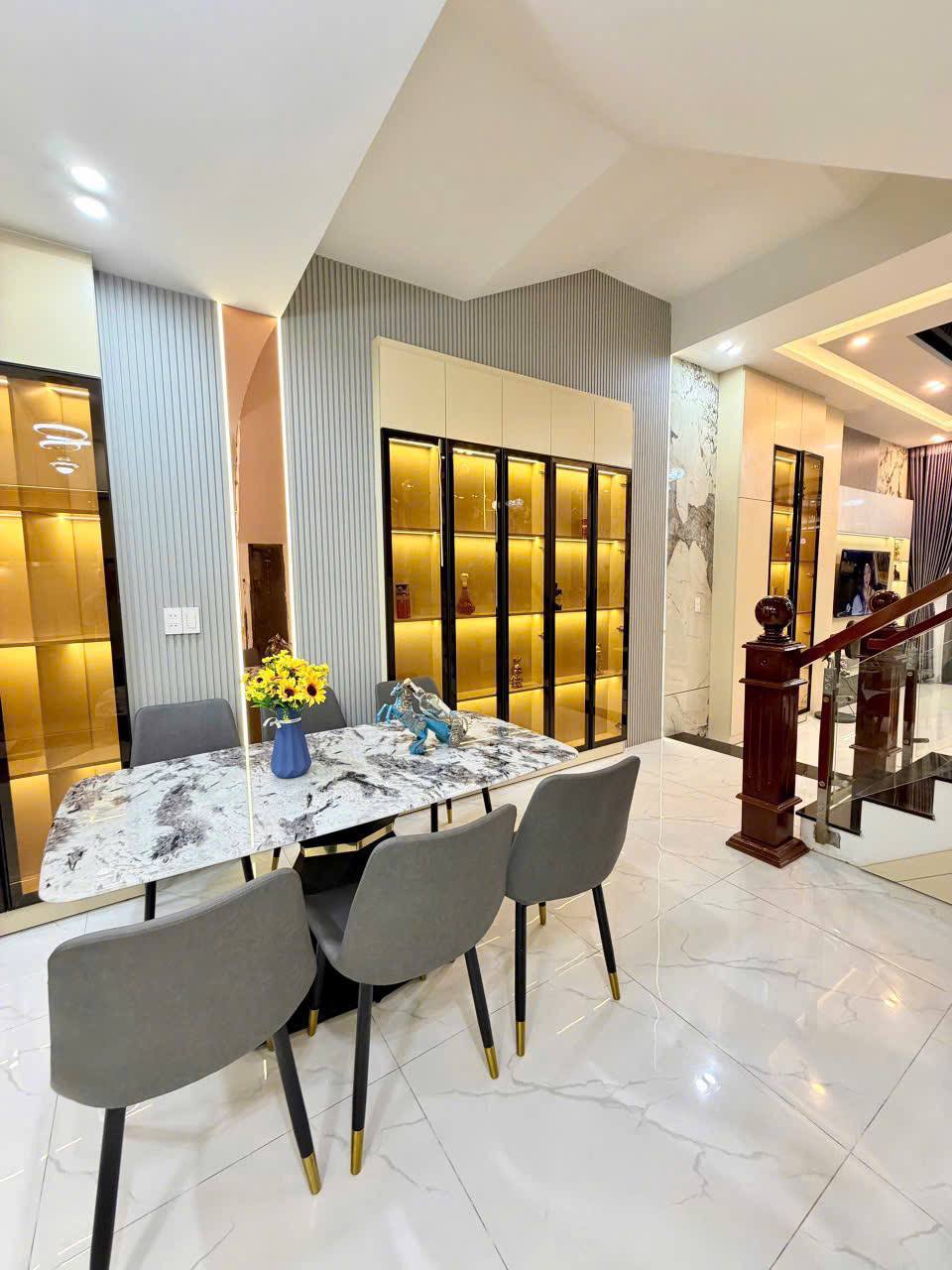 4-Bedroom House in Da Nang photo 3 of 8