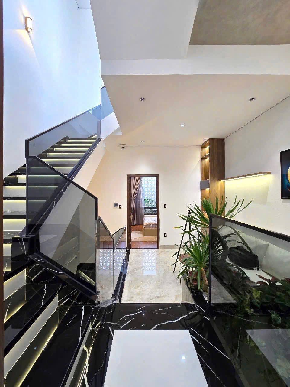 3-Bedroom House in Hoa Khanh photo 5 of 8