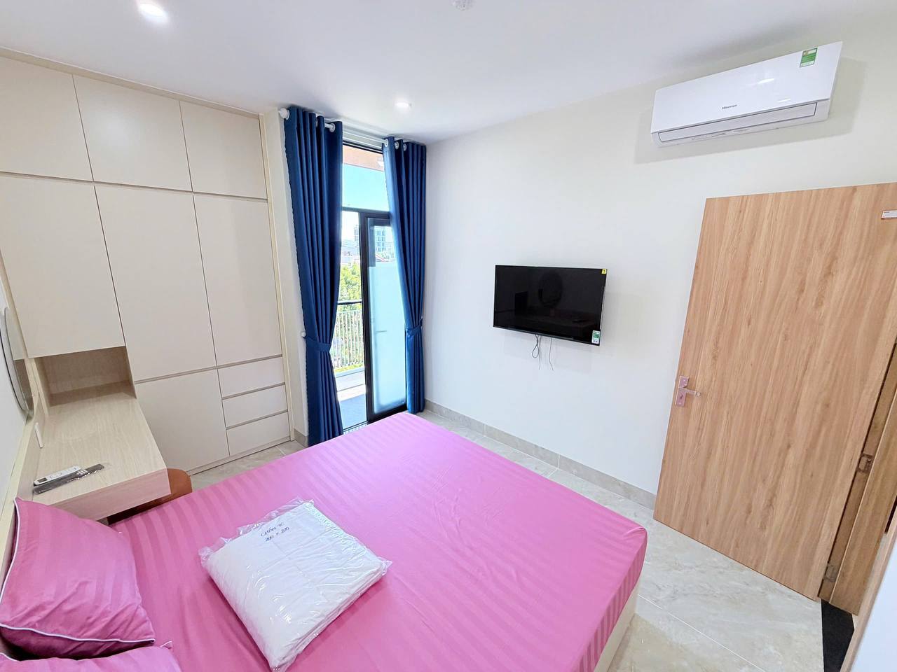 Modern 1-Bedroom Apartment in Son Tra photo 5 of 7