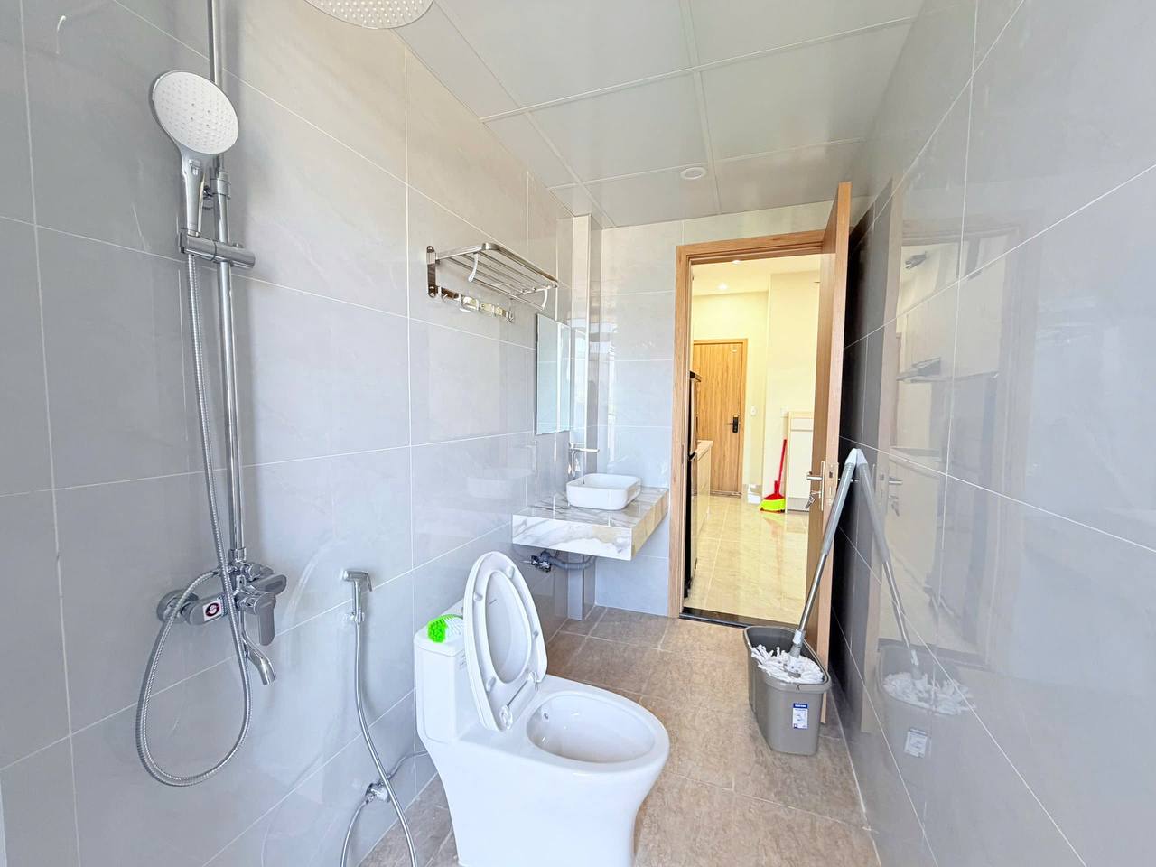 Modern 1-Bedroom Apartment in Son Tra photo 7 of 7