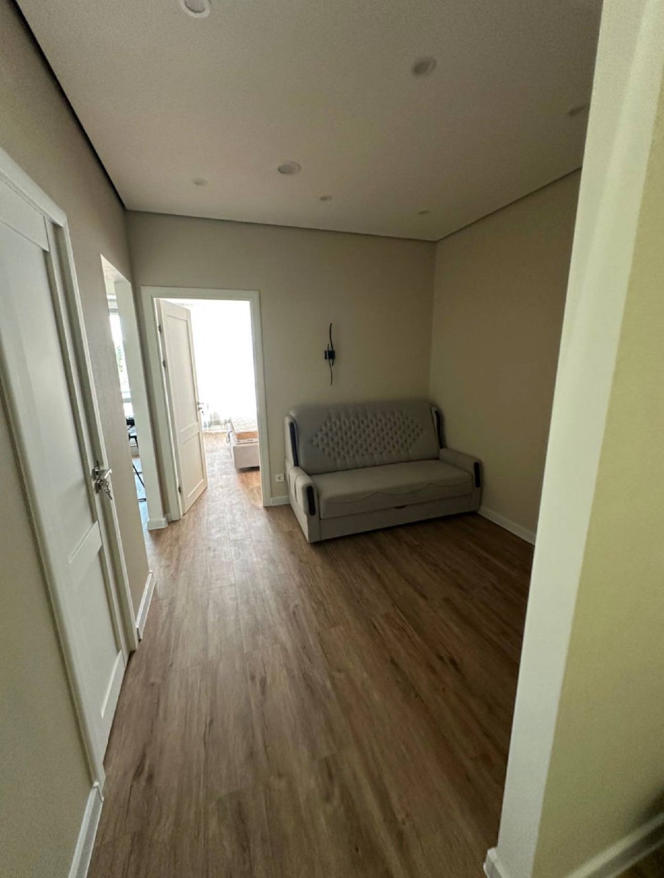One-Bedroom Apartment with Living Room in Botanica photo 6 of 8