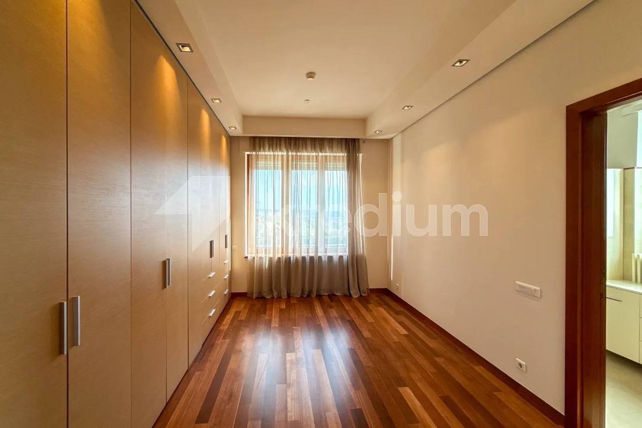 3-Bedroom Apartment in Dedinje photo 4 of 8