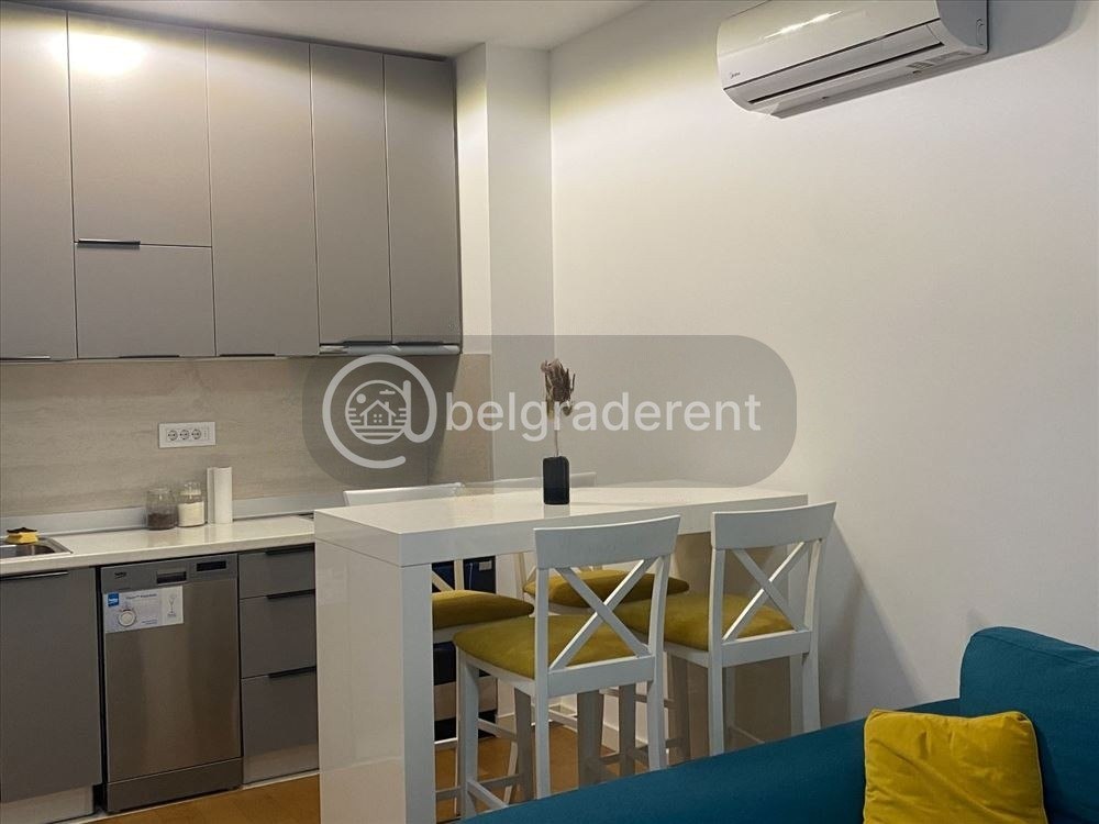Двухкомнатная квартира 40 м² в центре Белграда photo 4 of 7