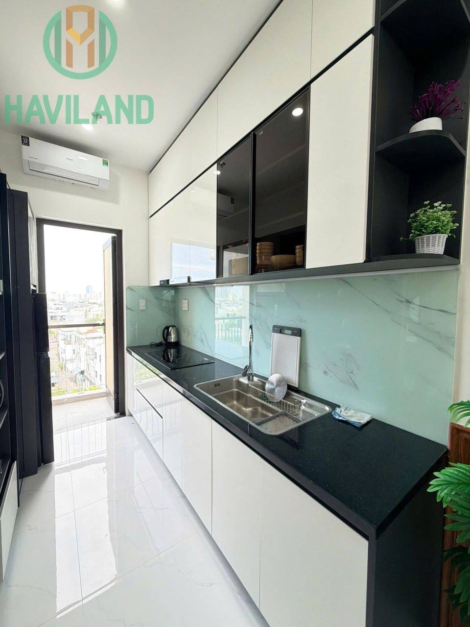 2-Bedroom Apartment with Sea and Mountain Views photo 4 of 8