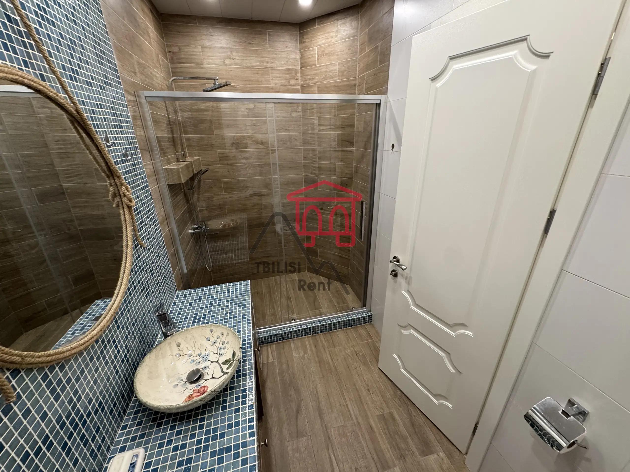 Modern 2-Bedroom Apartment in Chugureti photo 8 of 8