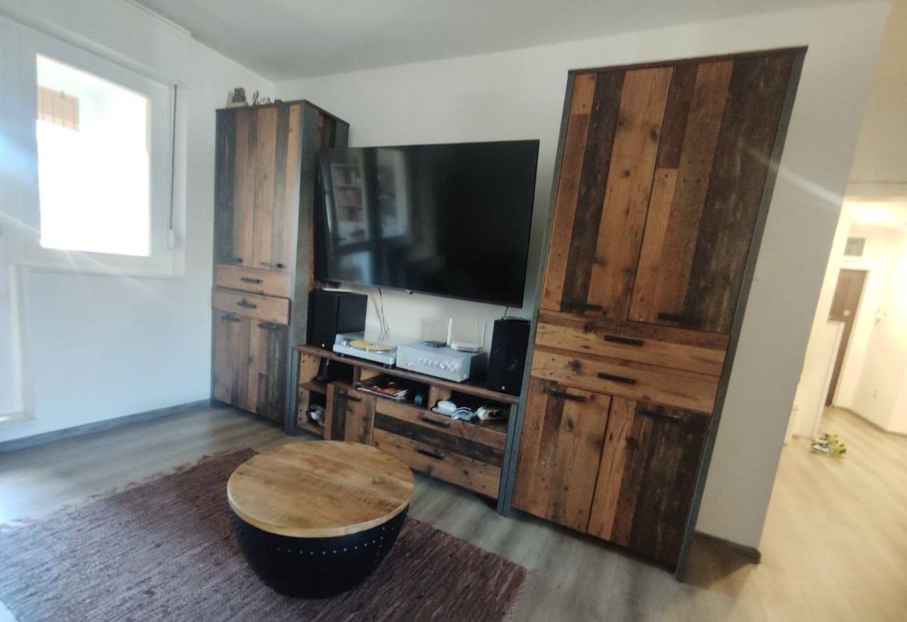 85 m² Apartment on Vojislava Ilića Street photo 1 of 7