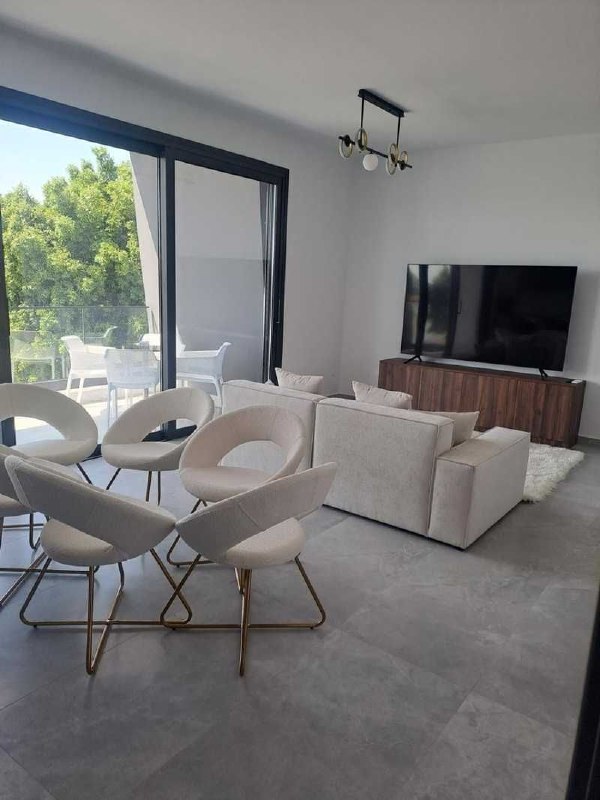 Furnished 2-Bedroom Apartment in Kato Polemidia photo 2 of 6