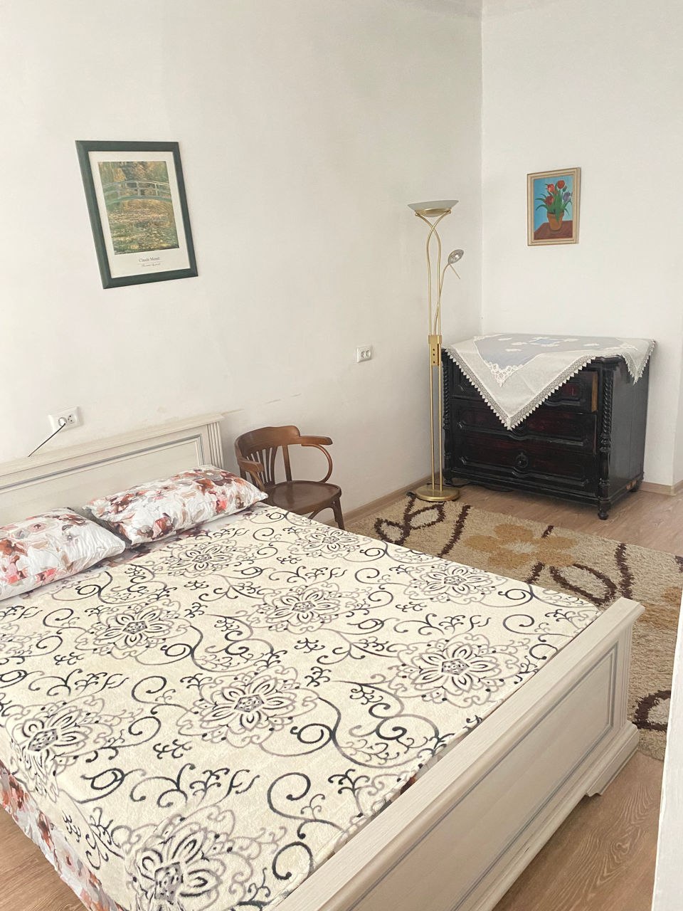 Two-Room Apartment in Central Chisinau photo 8 of 8
