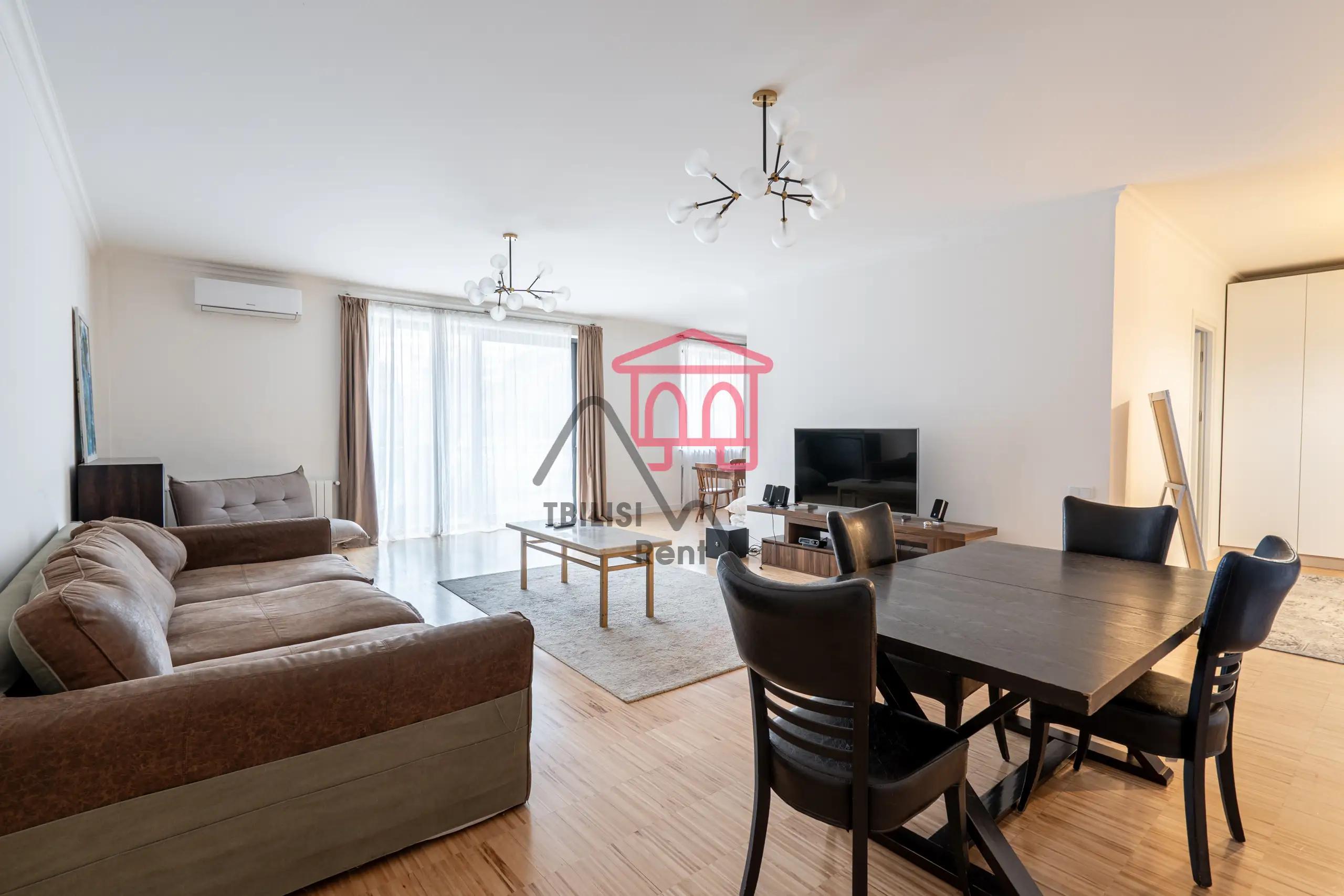 Spacious 3-Bedroom Apartment with Courtyard in Vake photo 2 of 8