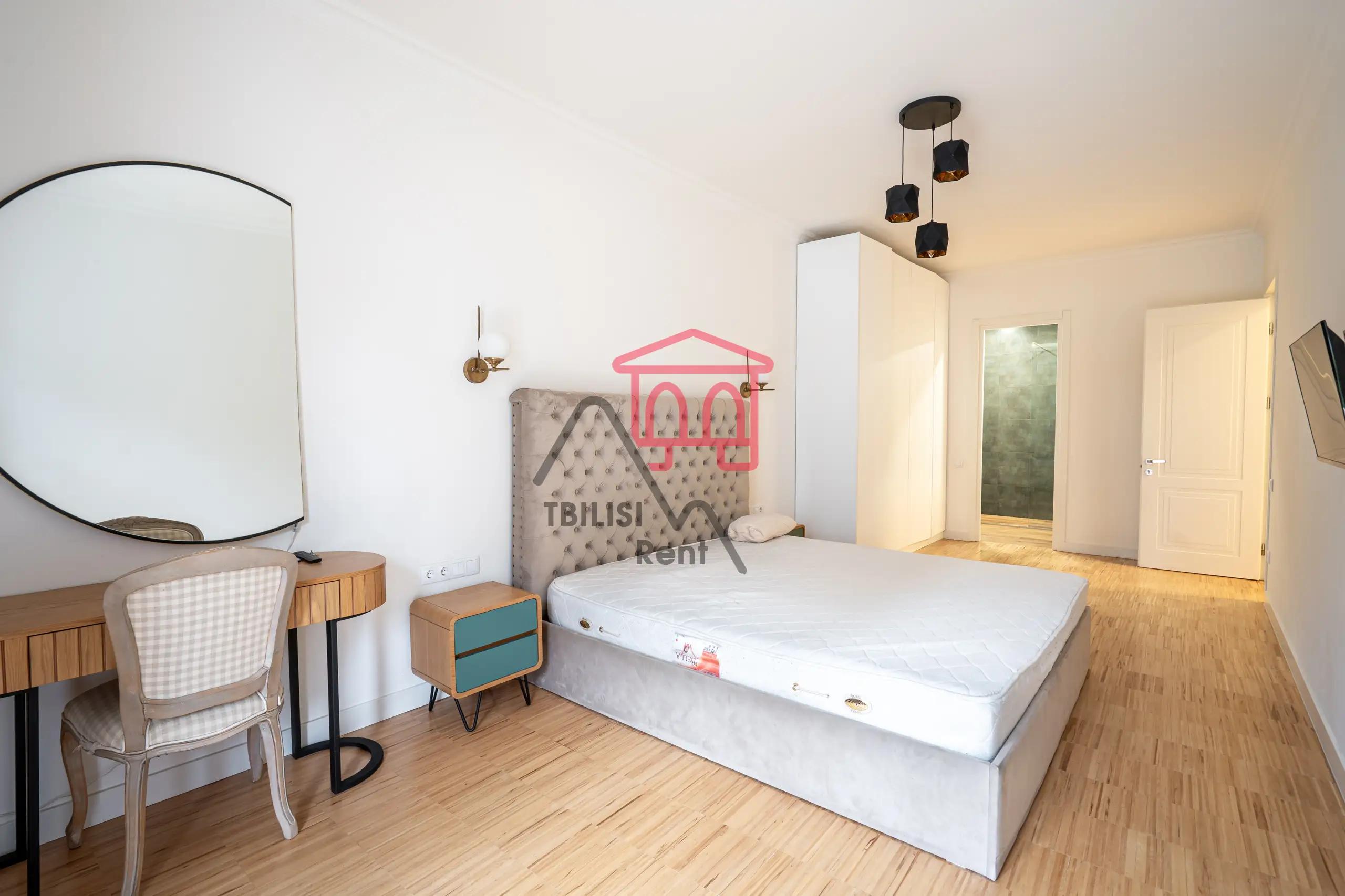 Spacious 3-Bedroom Apartment with Courtyard in Vake photo 4 of 8