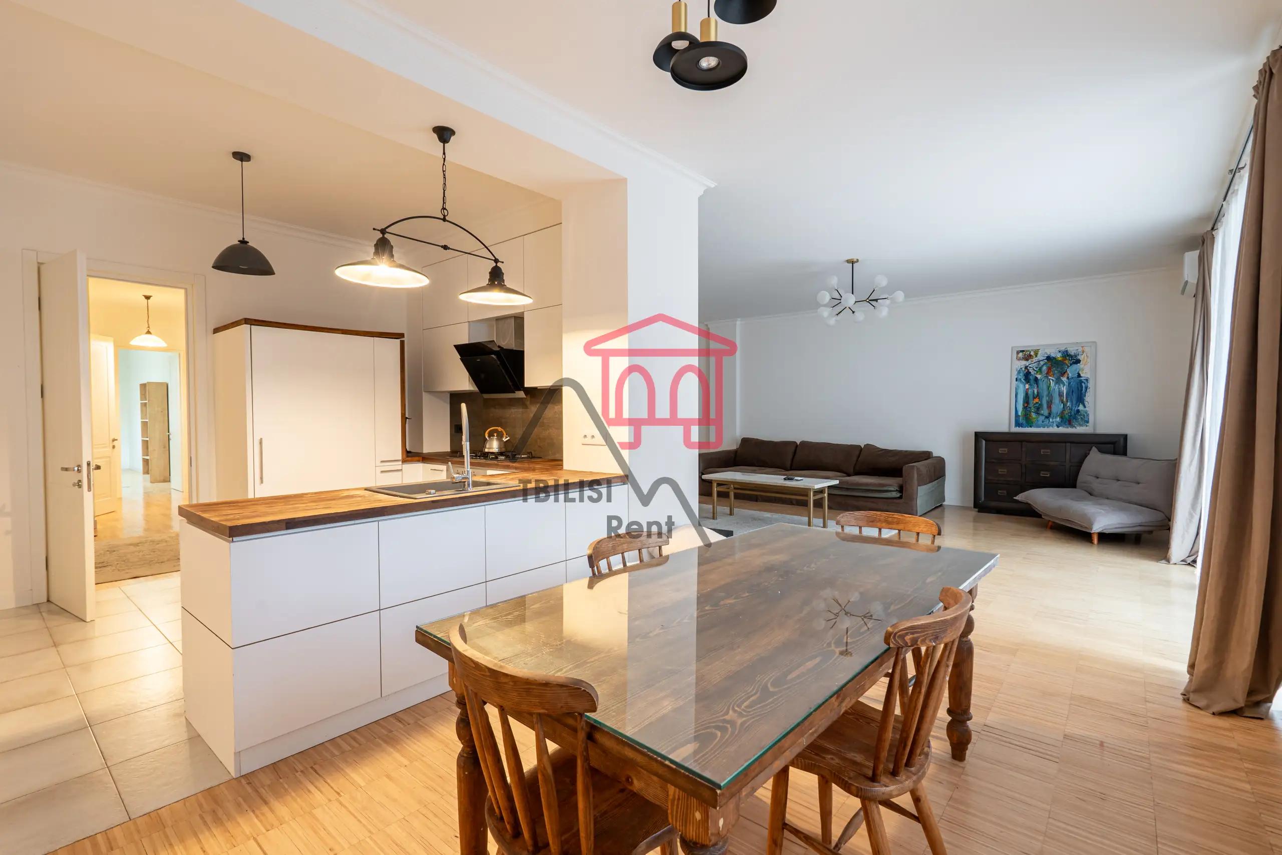 Spacious 3-Bedroom Apartment with Courtyard in Vake photo 5 of 8
