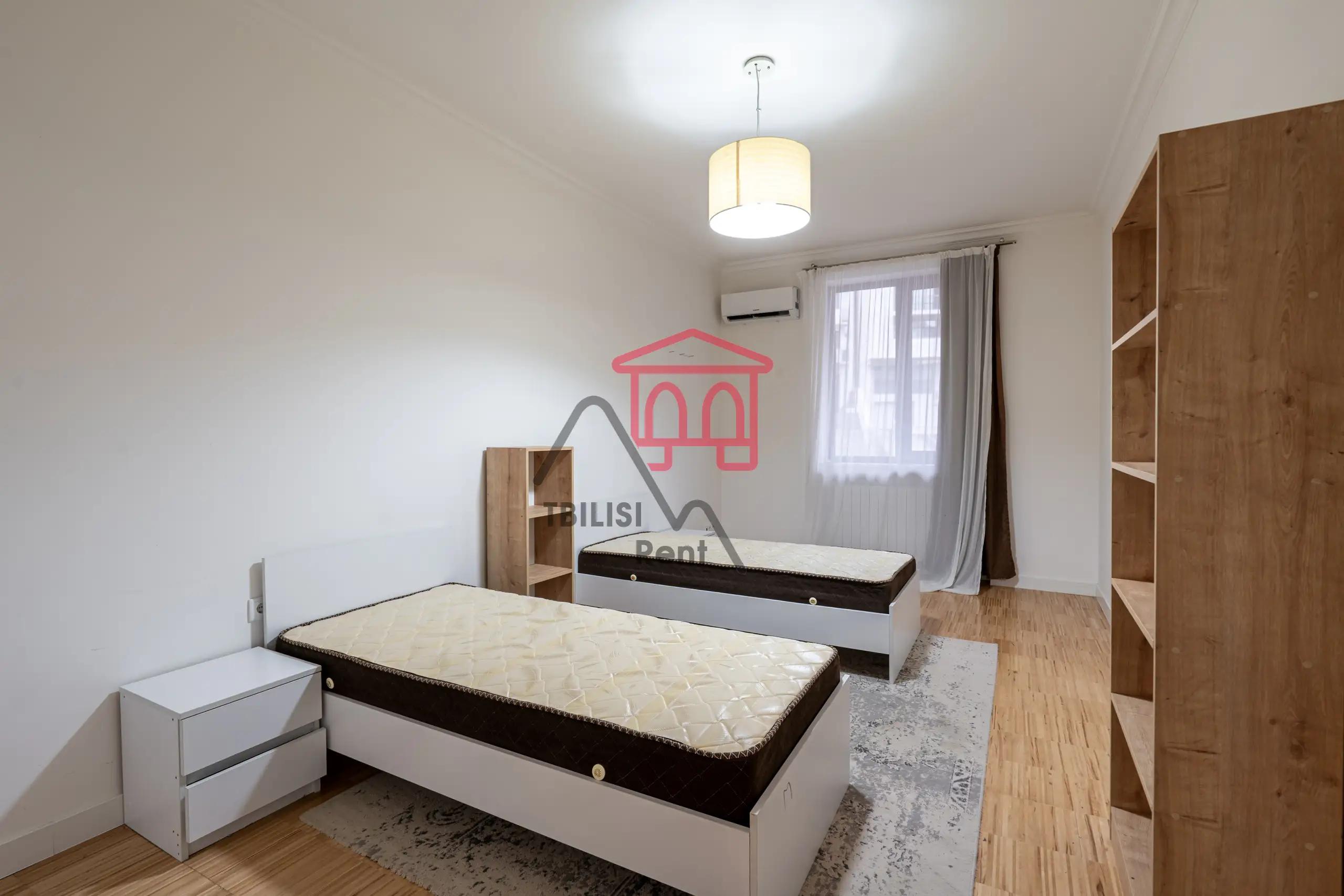 Spacious 3-Bedroom Apartment with Courtyard in Vake photo 6 of 8