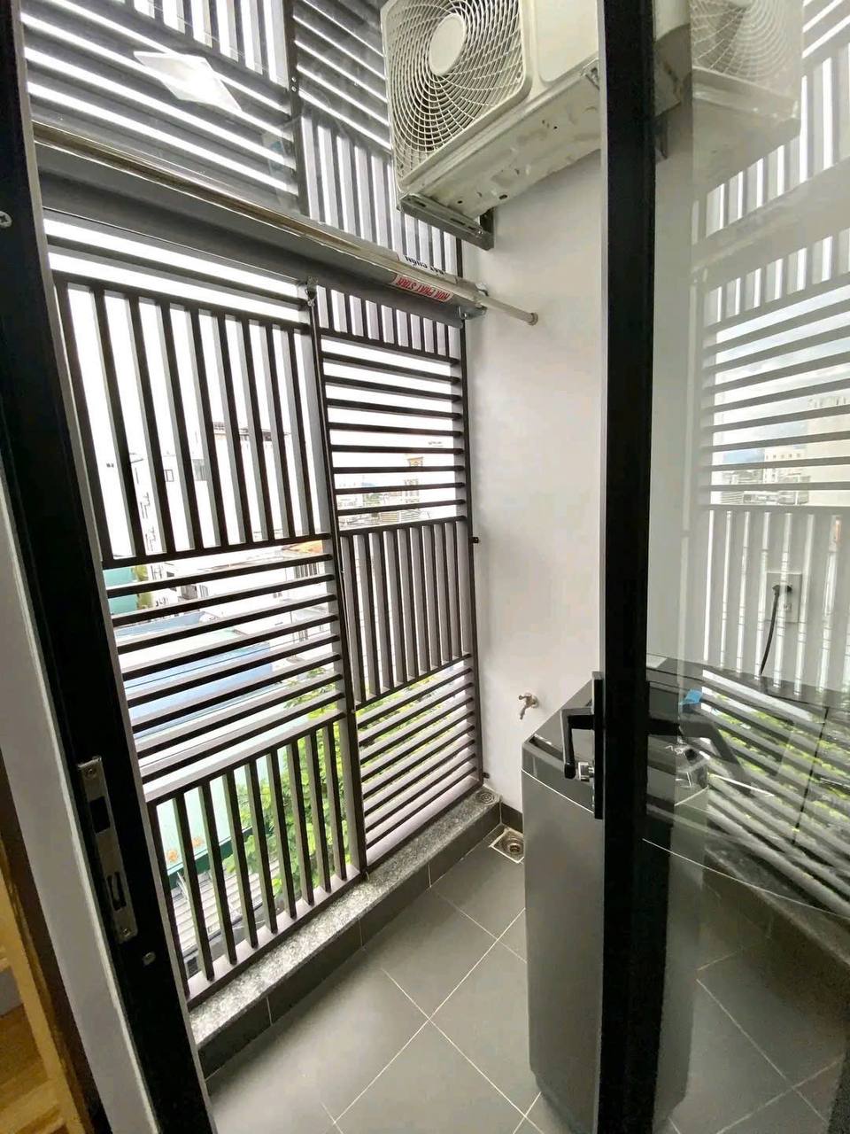 1-Bedroom Apartment in Hoai Thanh photo 4 of 5