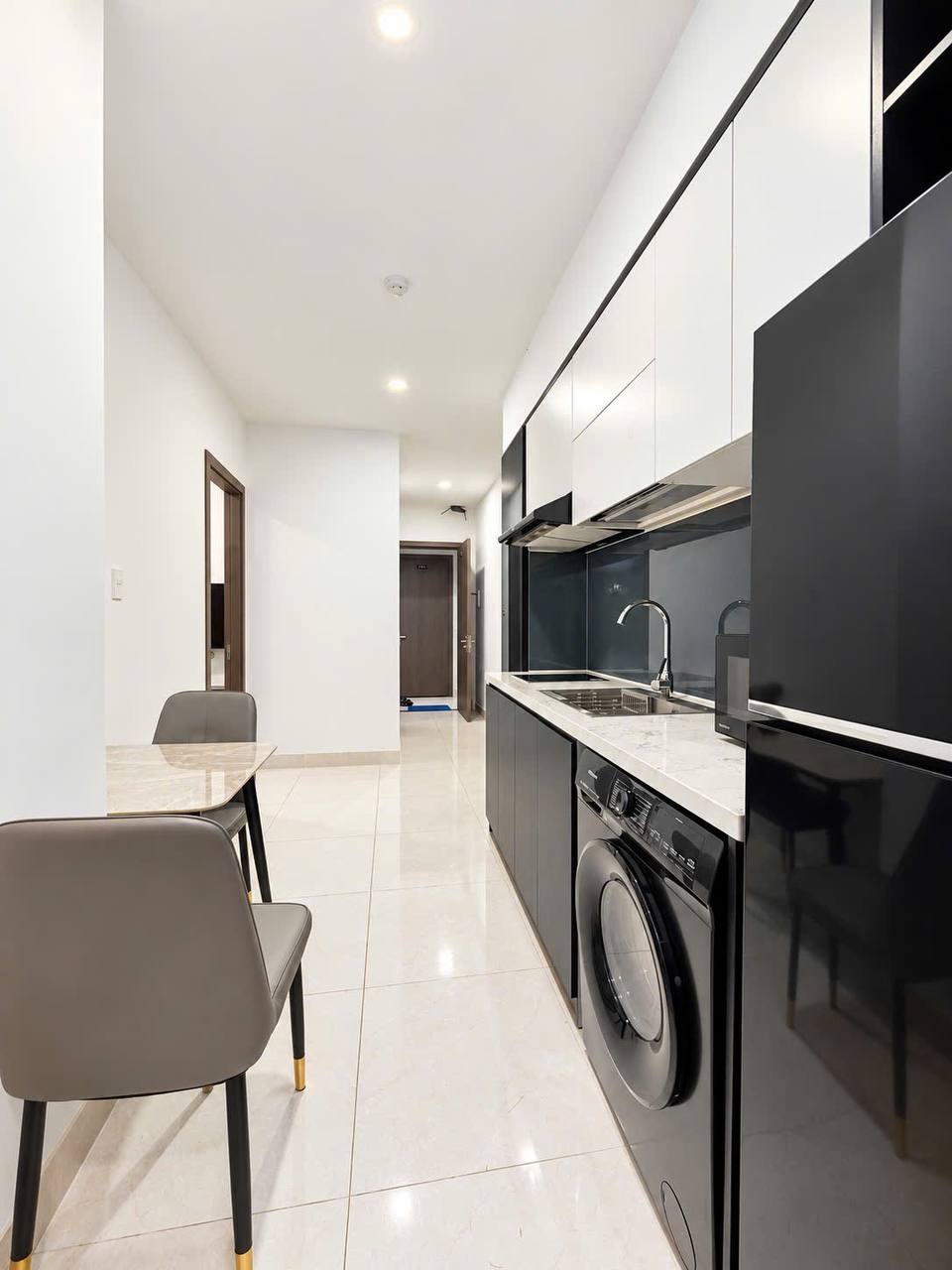 2-Bedroom Apartment Near Dragon Bridge photo 6 of 8
