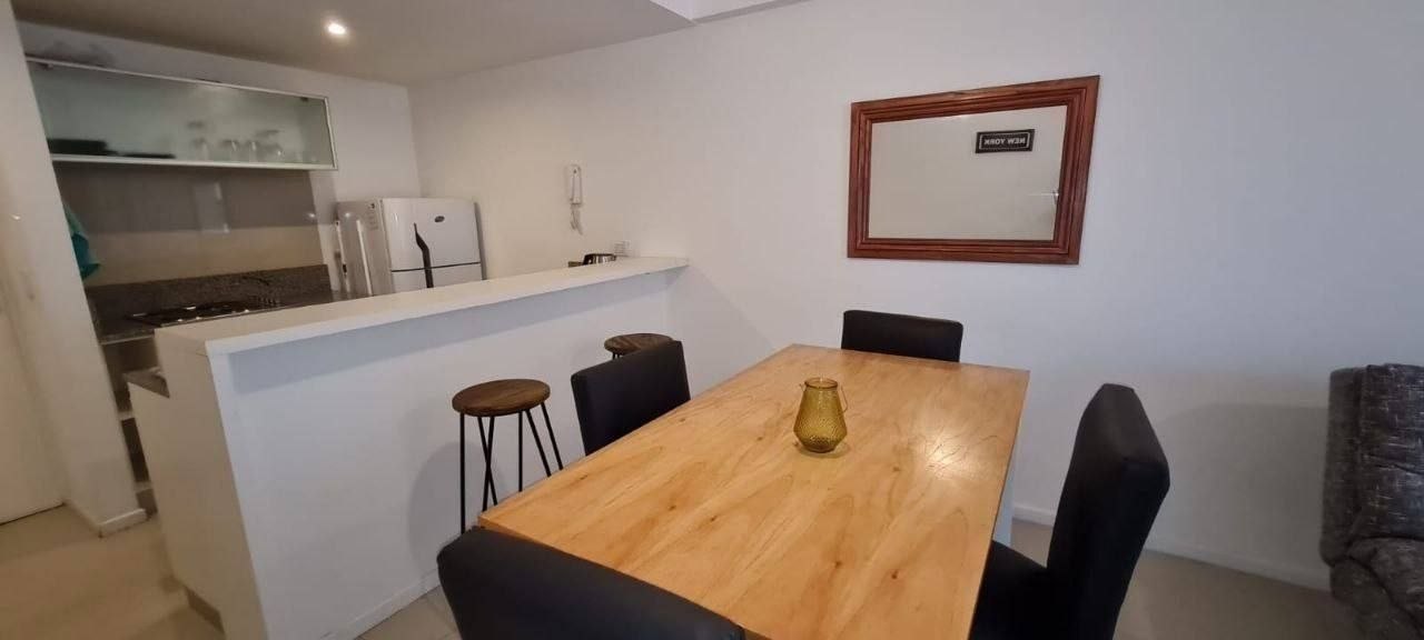 Unfurnished 2-Room Apartment in Barrio Norte photo 8 of 8