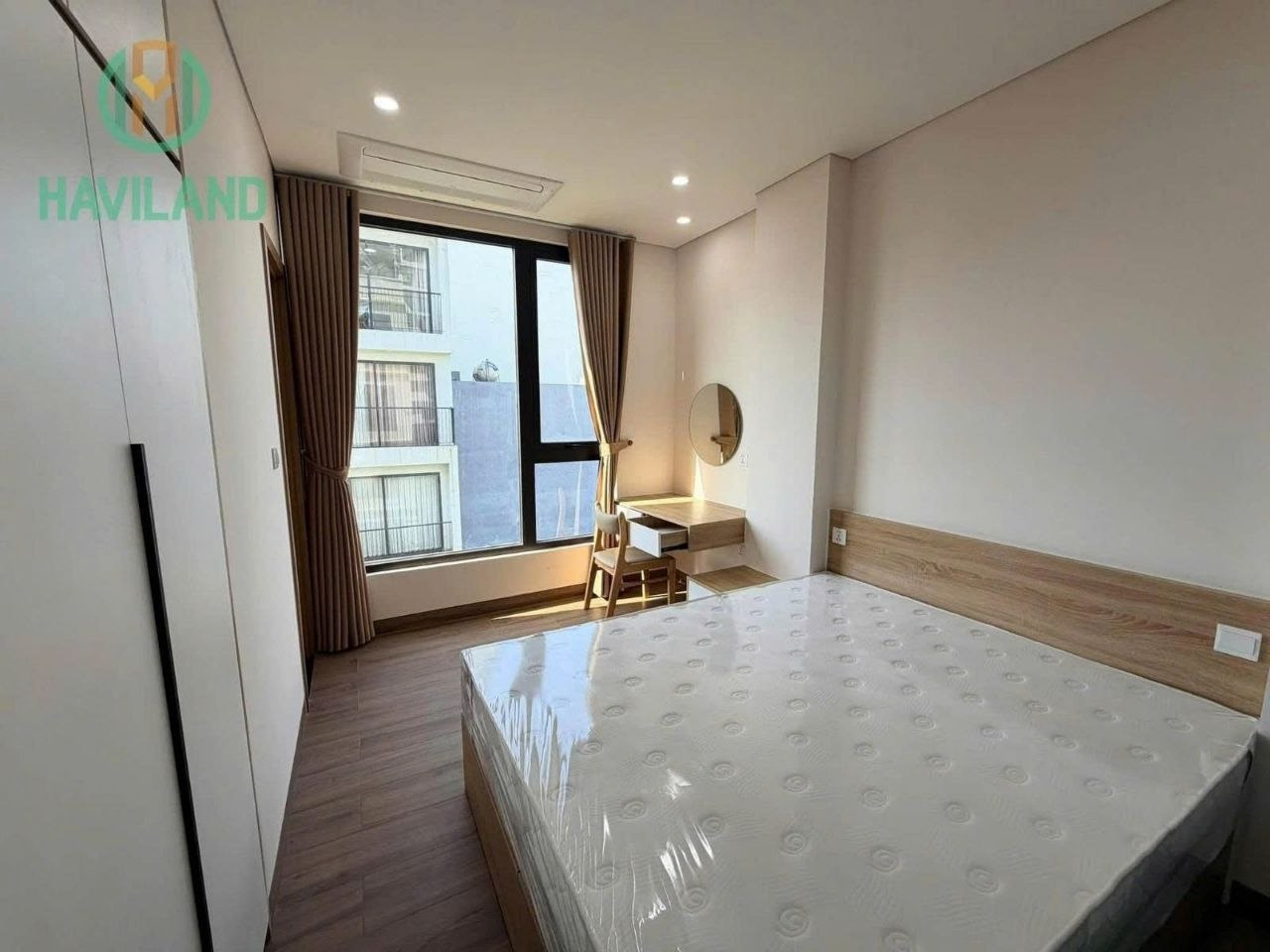 Furnished 1-Bedroom Apartment in Son Tra photo 2 of 7