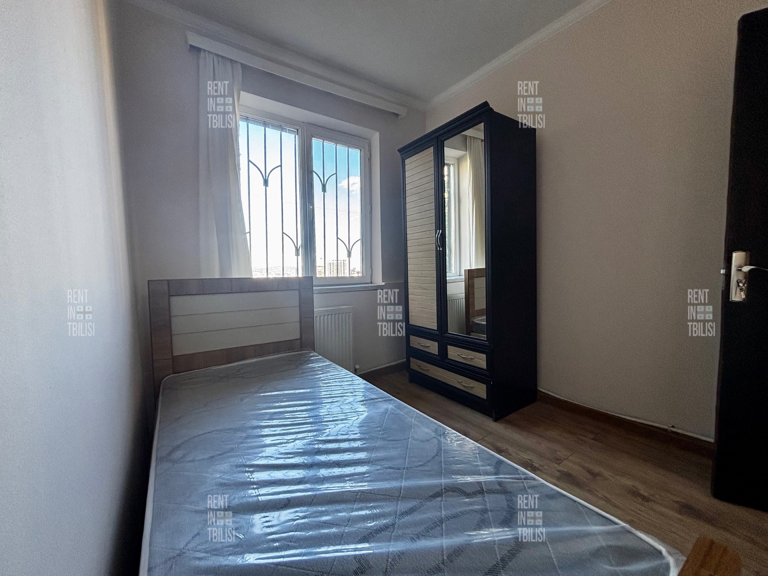 5-Bedroom Apartment for Rent in Nutsubidze photo 3 of 8