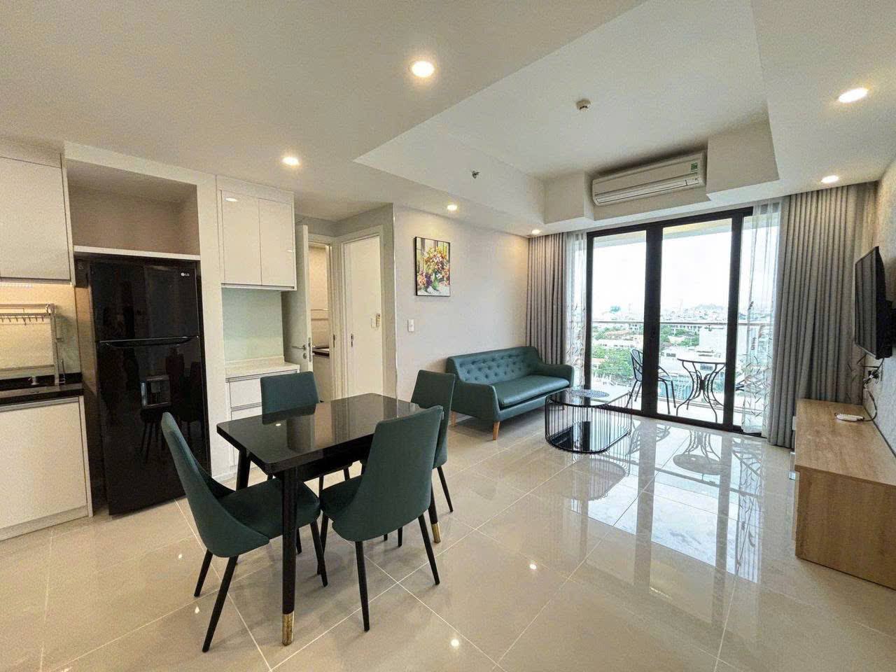 High-Floor 2-Bedroom Apartment Near Dragon Bridge photo 2 of 8