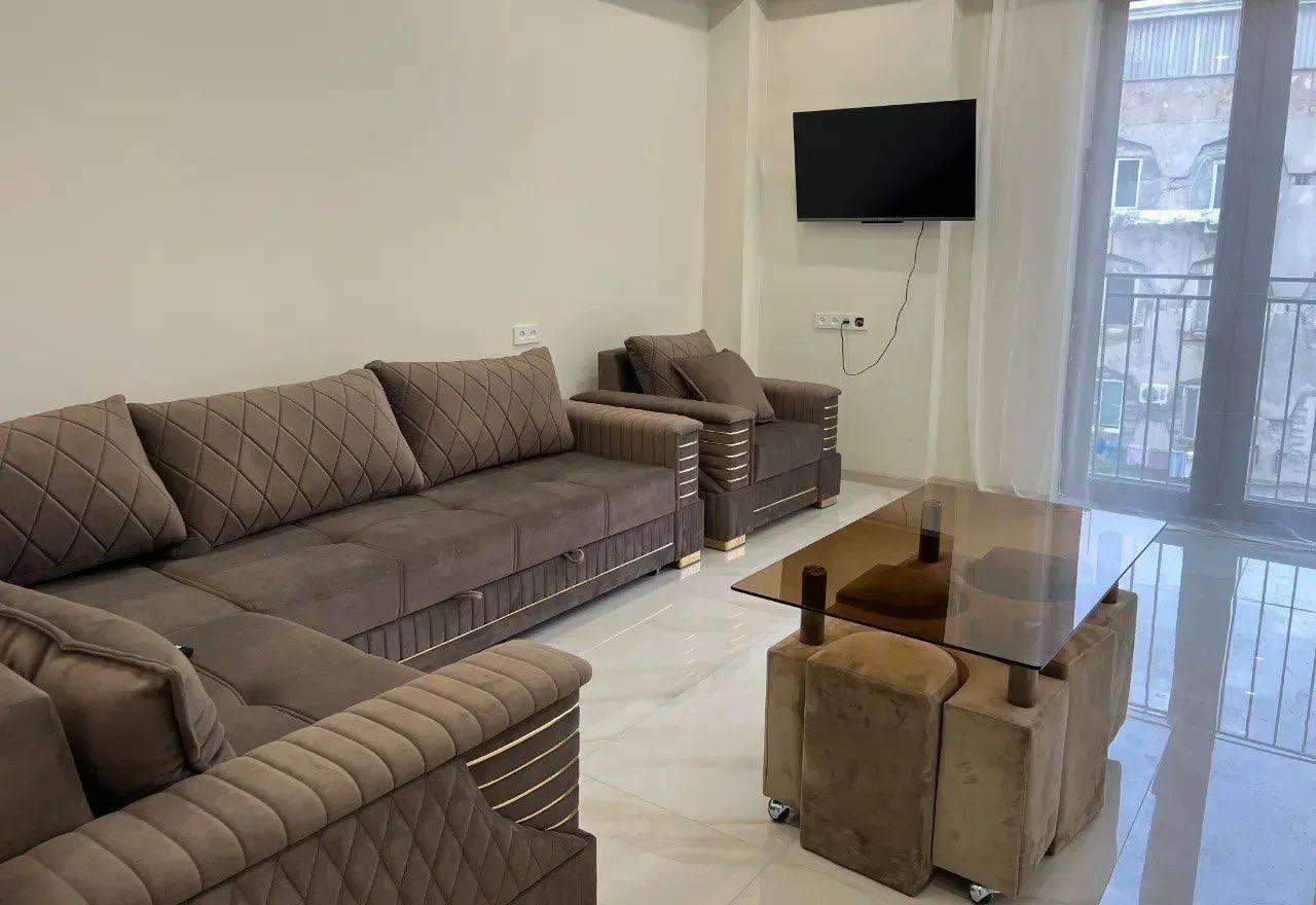 Furnished 3-Room Apartment in Avan photo 1 of 8