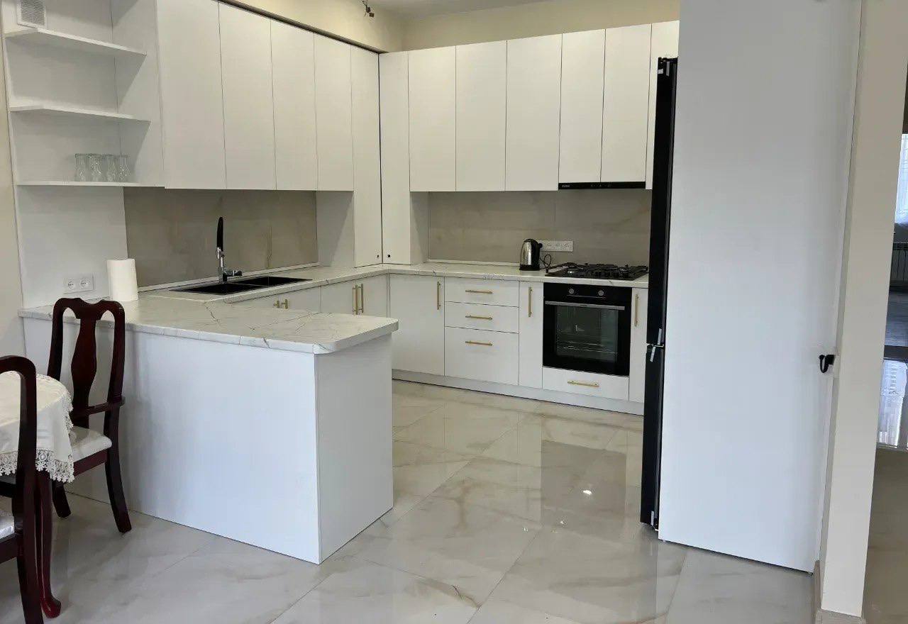 Furnished 3-Room Apartment in Avan photo 3 of 8
