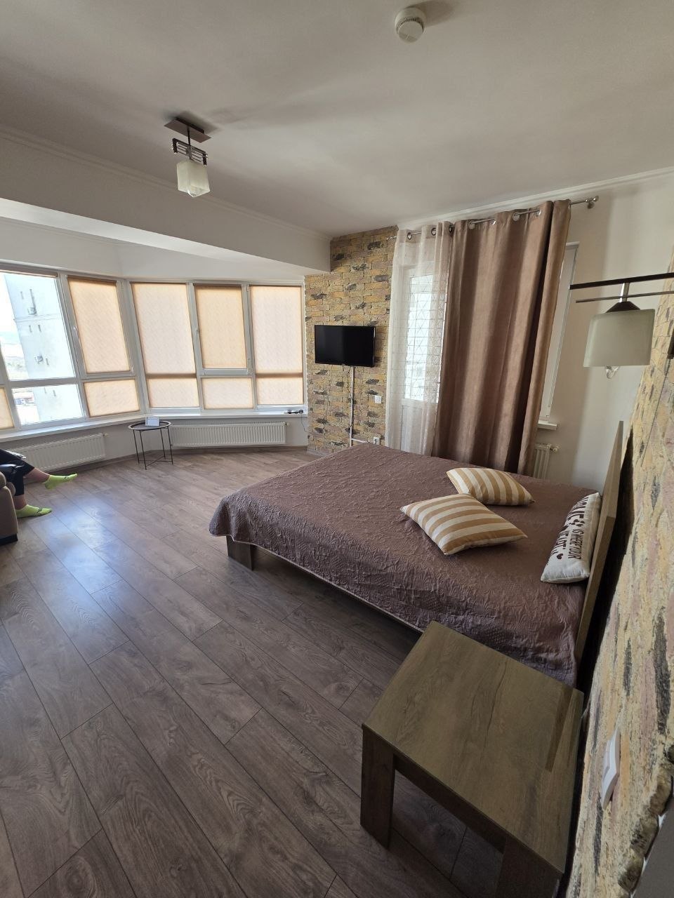 One-Bedroom Apartment in Central Chisinau photo 2 of 8