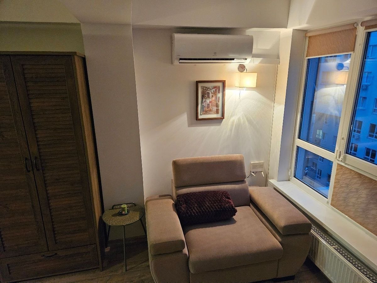 One-Bedroom Apartment in Central Chisinau photo 3 of 8