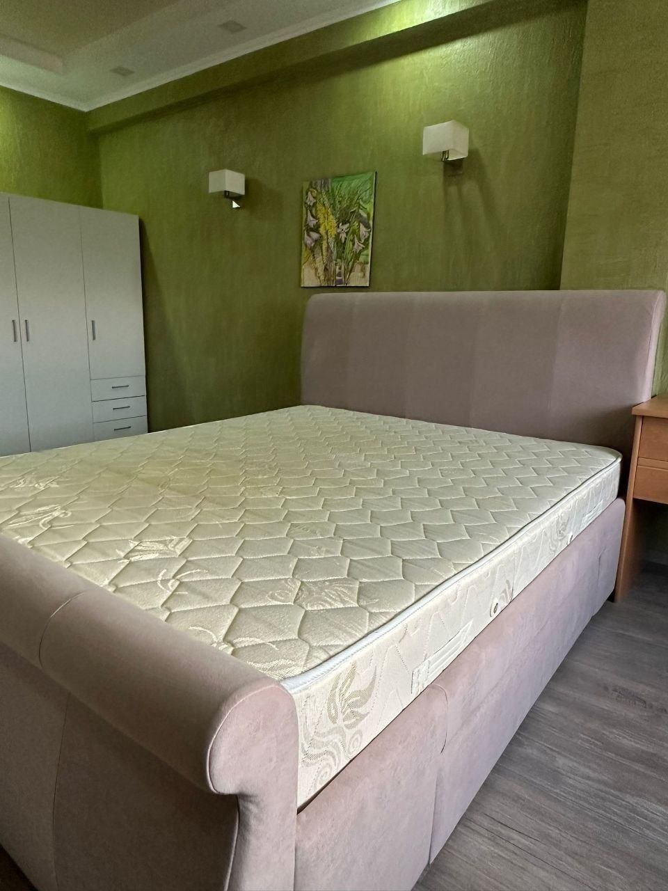 One-Bedroom Apartment in Riscani photo 1 of 8
