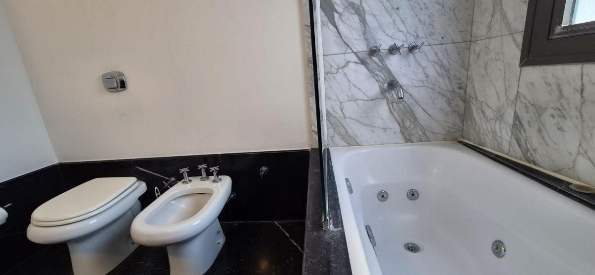 Two-Bedroom Apartment in Puerto Madero photo 5 of 8