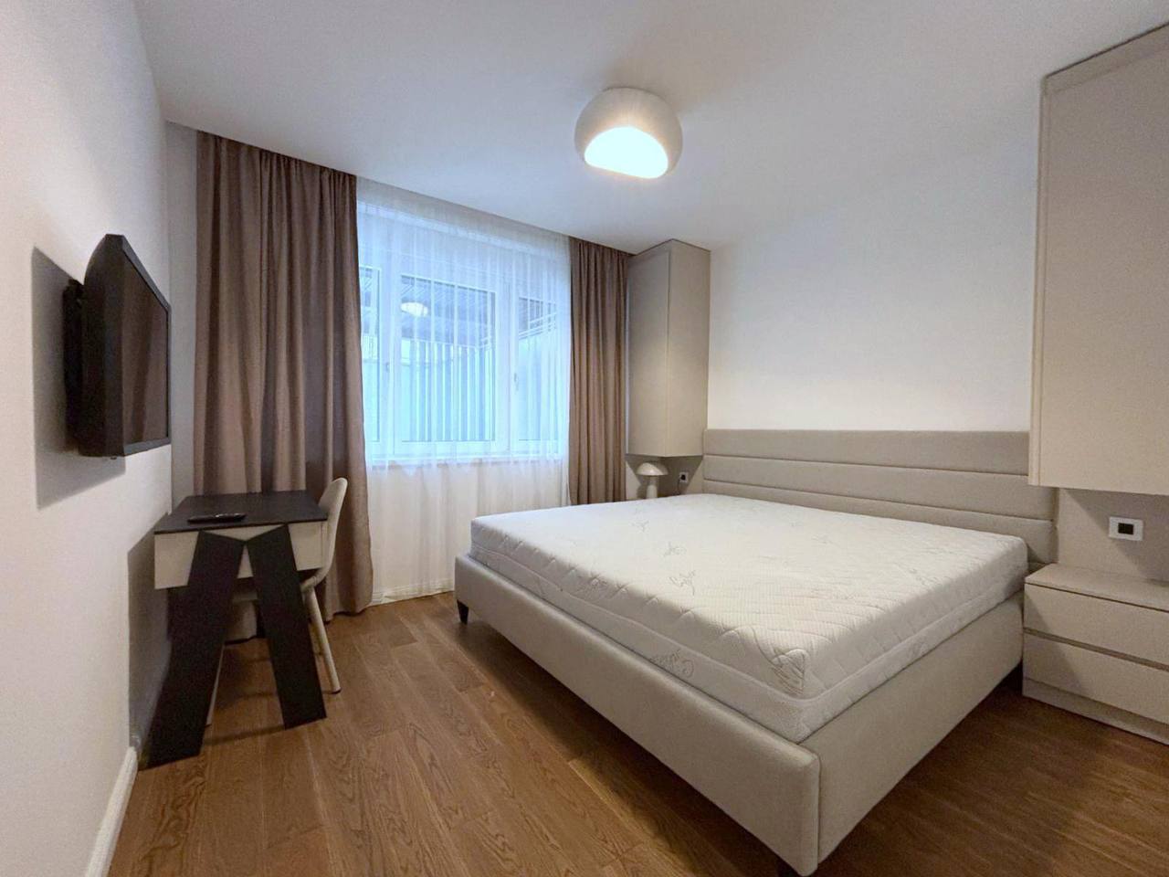 96 m² Two-Bedroom Apartment on Nikolaja Hartviga photo 3 of 6
