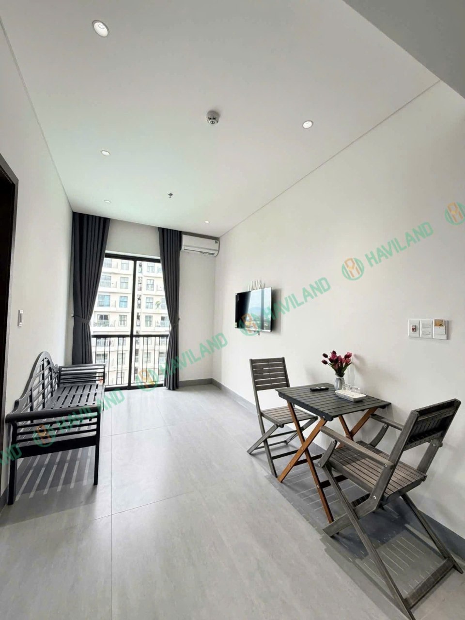 Modern 1-Bedroom Apartment Near My Khe Beach photo 2 of 6