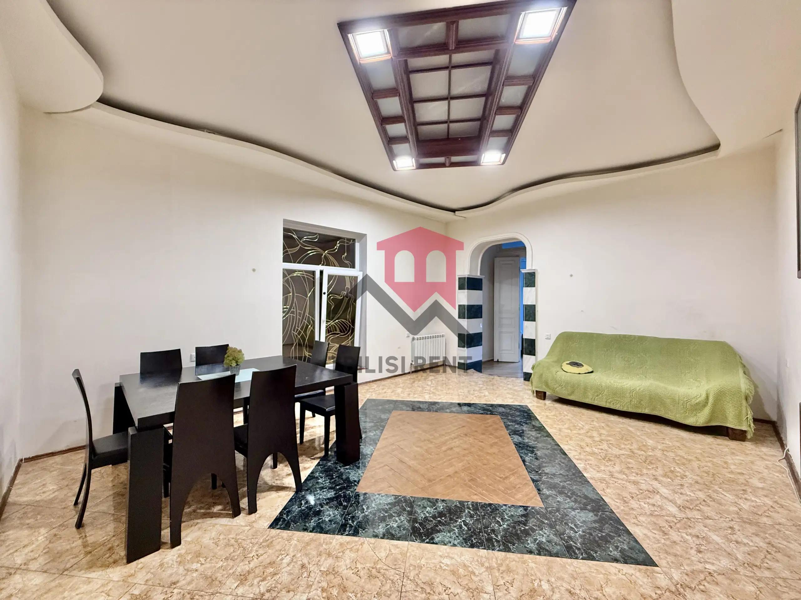 Clean 1-Bedroom Apartment in Sololaki photo 1 of 8