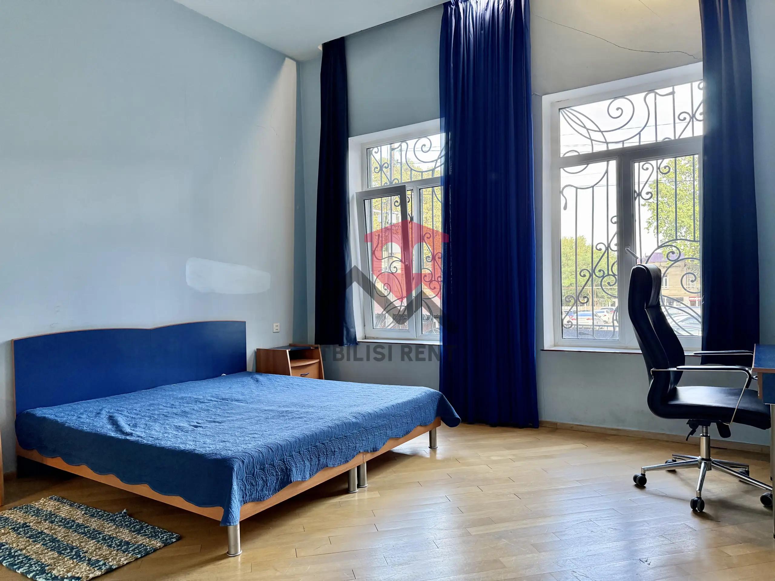 Clean 1-Bedroom Apartment in Sololaki photo 4 of 8