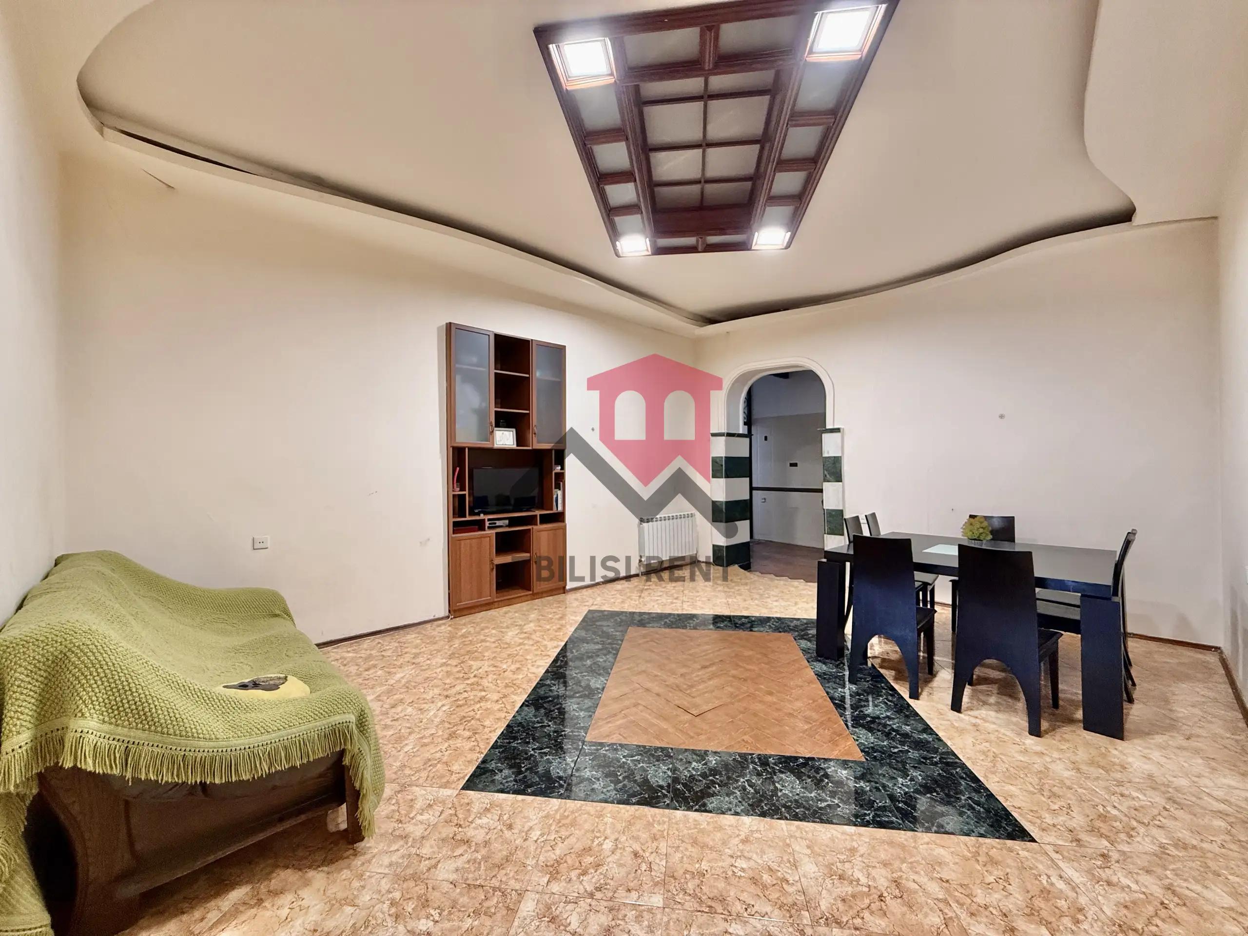 Clean 1-Bedroom Apartment in Sololaki photo 6 of 8